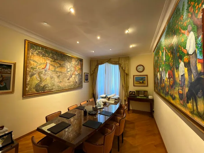 Uno Holding agenzia Immobiliare